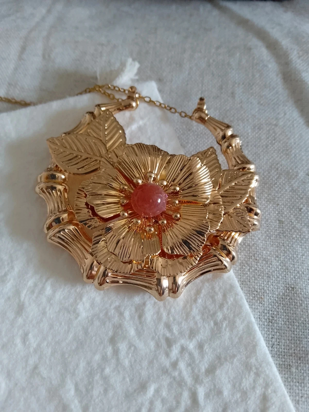 Bohemian flower pendant necklace golden sun stone – photo 3